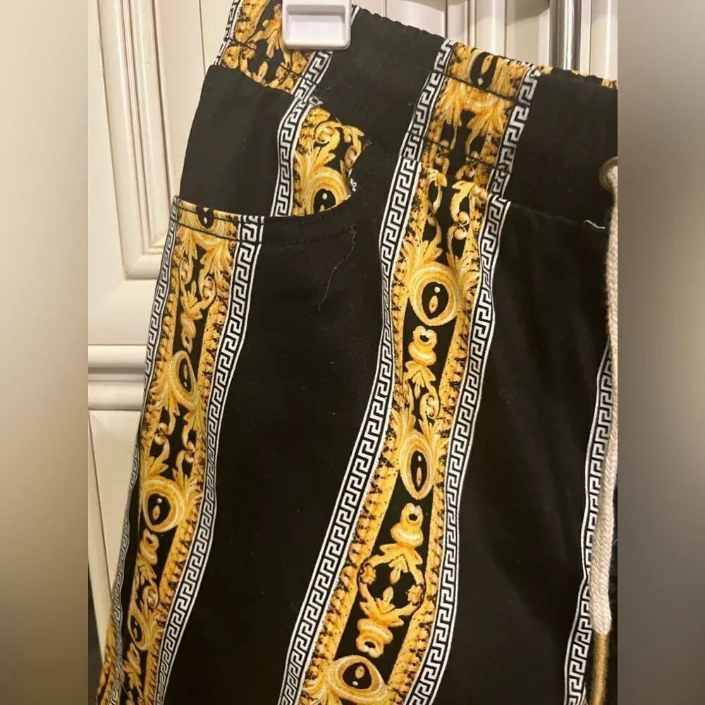 MENS BAROQUE GOLD BLACK DRAWSTRING CASUAL SHORTS SIZE L - Picture 7 of 12